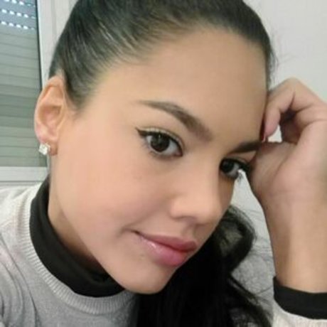 Naakte gelekte OnlyFans-foto van Apolonialapiedra