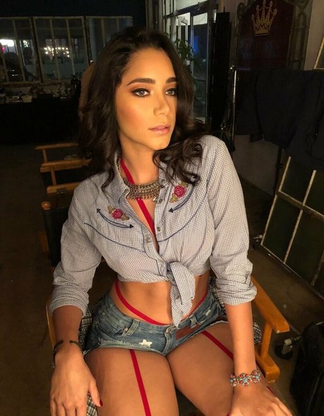 Naakte gelekte OnlyFans-foto van Beronikamartinez
