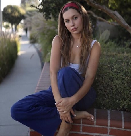 Naakte gelekte OnlyFans-foto van Natasha Bure