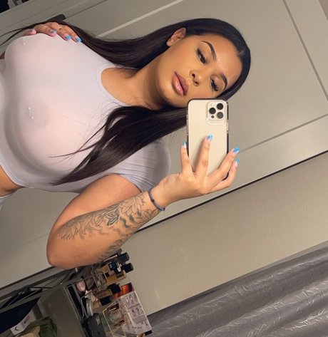 Naakte gelekte OnlyFans-foto van Laixxx