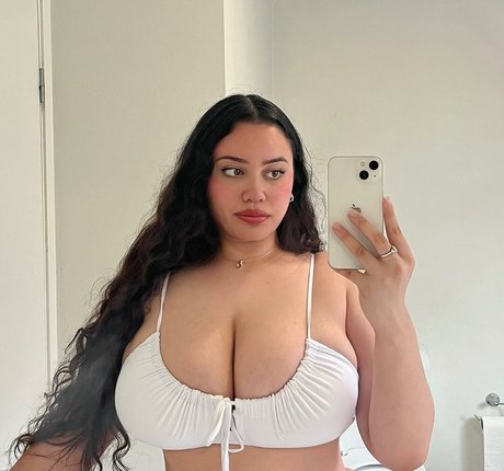 Naakte gelekte OnlyFans-foto van Carragh