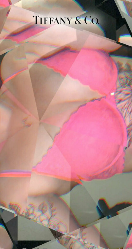 Naakte gelekte OnlyFans-foto van Lauriair4