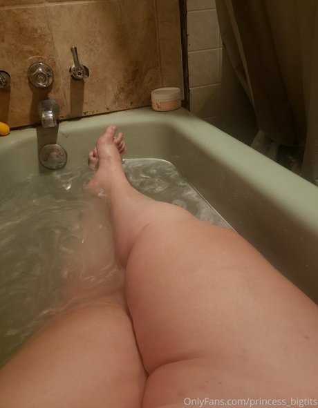 Naakte gelekte OnlyFans-foto van Princess Big Tits