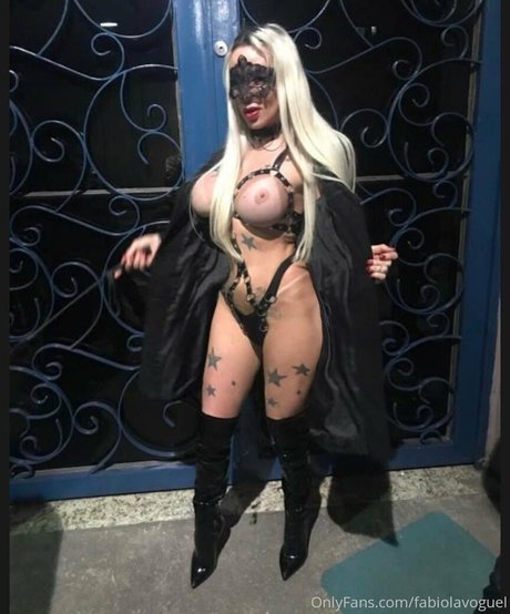Naakte gelekte OnlyFans-foto van Fabiolavoguel