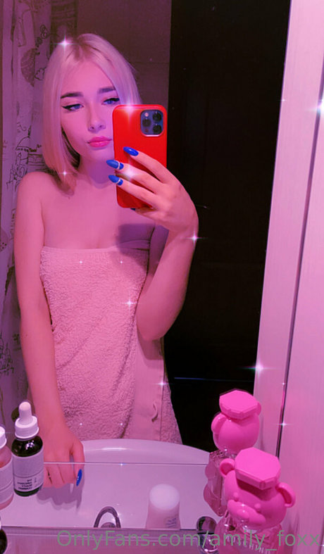 Naakte gelekte OnlyFans-foto van Amilyfoxx