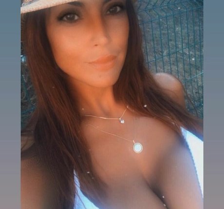 Naakte gelekte OnlyFans-foto van Gatina 22
