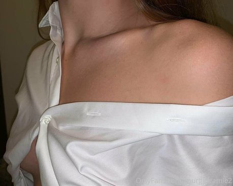 Naakte gelekte OnlyFans-foto van Babykaryina
