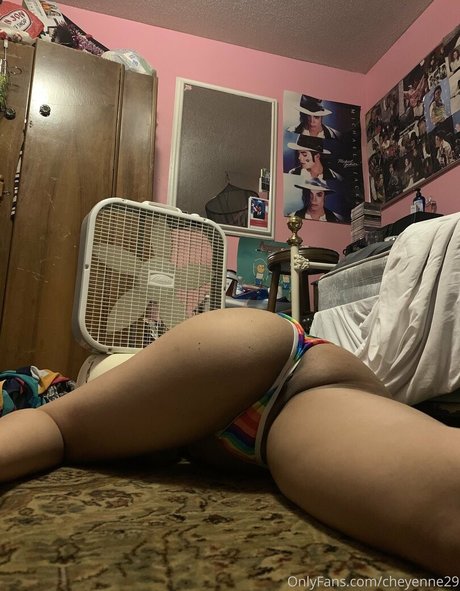Naakte gelekte OnlyFans-foto van Norah23694