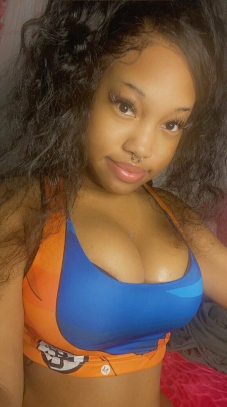 Naakte gelekte OnlyFans-foto van Tammicity