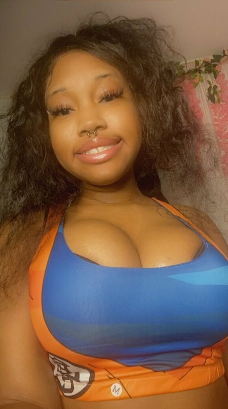 Naakte gelekte OnlyFans-foto van Tammicity