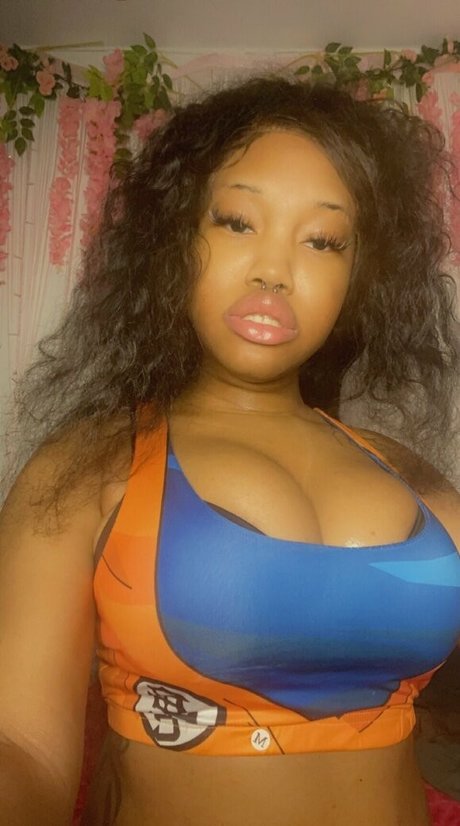 Naakte gelekte OnlyFans-foto van Tammicity