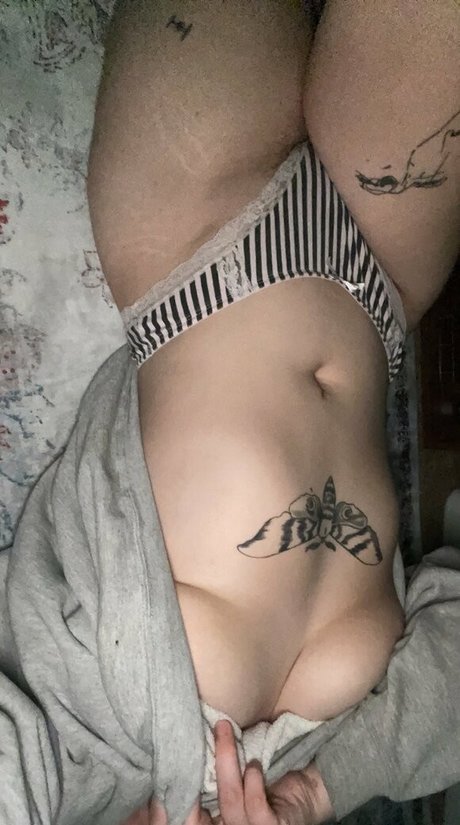 Naakte gelekte OnlyFans-foto van Sweetlildarling