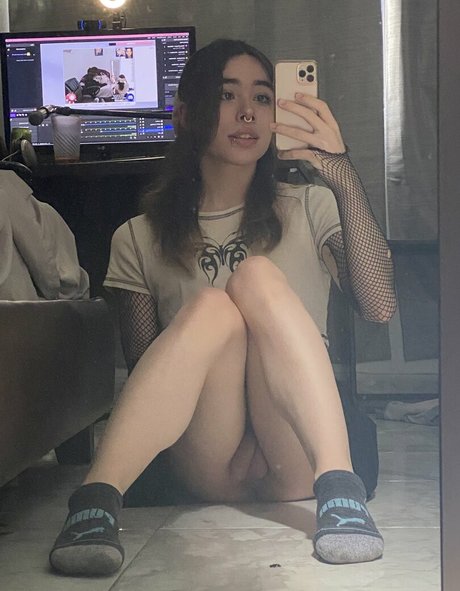 Naakte gelekte OnlyFans-foto van Babyusagiii
