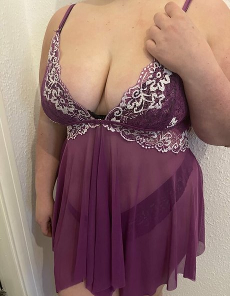 Naakte gelekte OnlyFans-foto van Charlottesnow