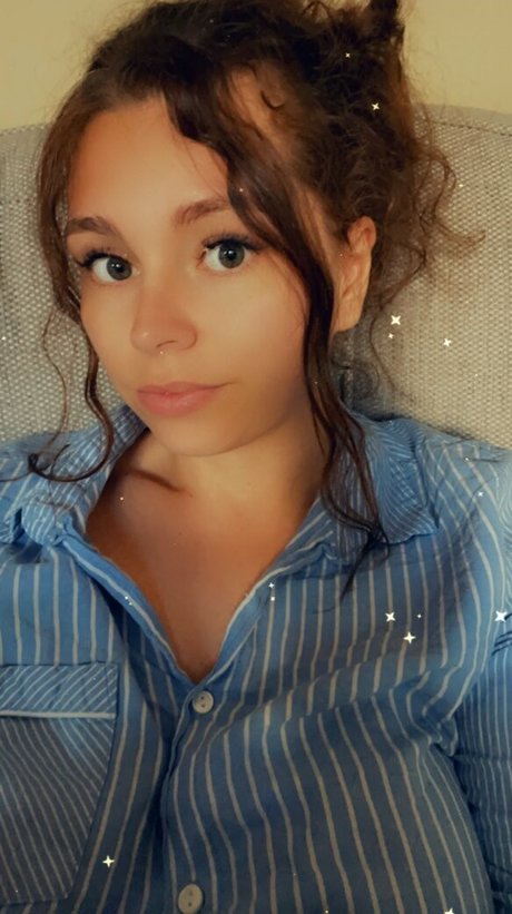 Naakte gelekte OnlyFans-foto van Admiremeamy