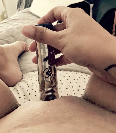 Naughtylittlemom_vip