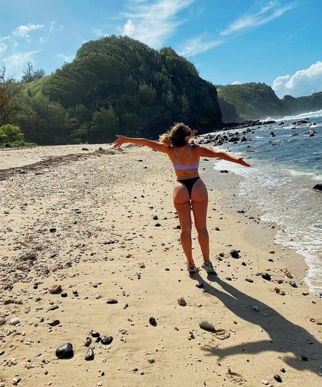 Naakte gelekte OnlyFans-foto van Genevieve Hose