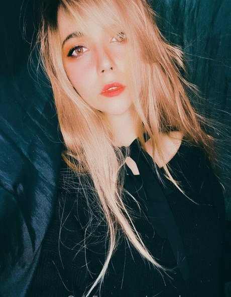 Naakte gelekte OnlyFans-foto van Moonlunaaaaaa