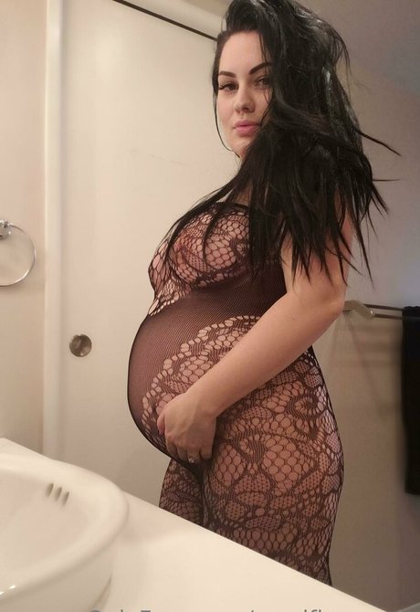 Naakte gelekte OnlyFans-foto van Crucifixcandy