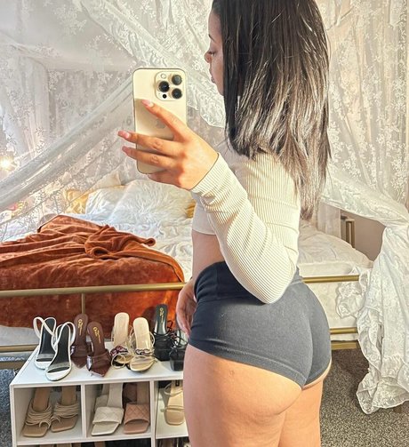 Naakte gelekte OnlyFans-foto van Payurqueen