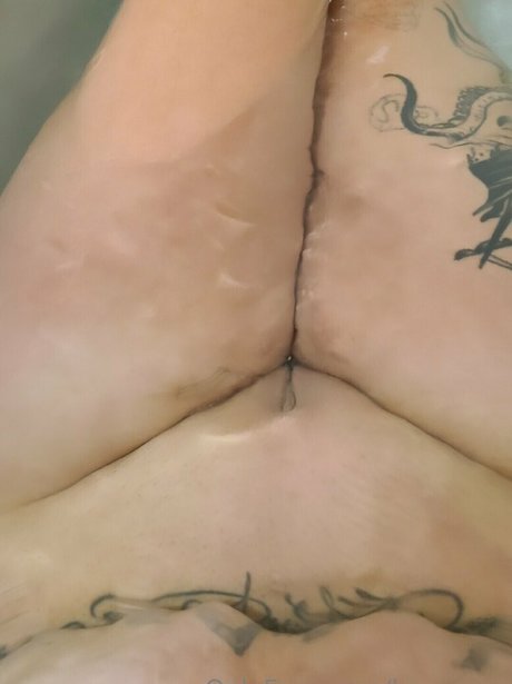 Naakte gelekte OnlyFans-foto van Boxcarxo