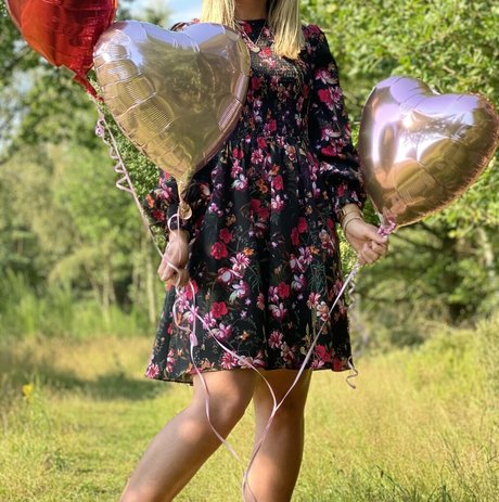Naakte gelekte OnlyFans-foto van Lillieinlace