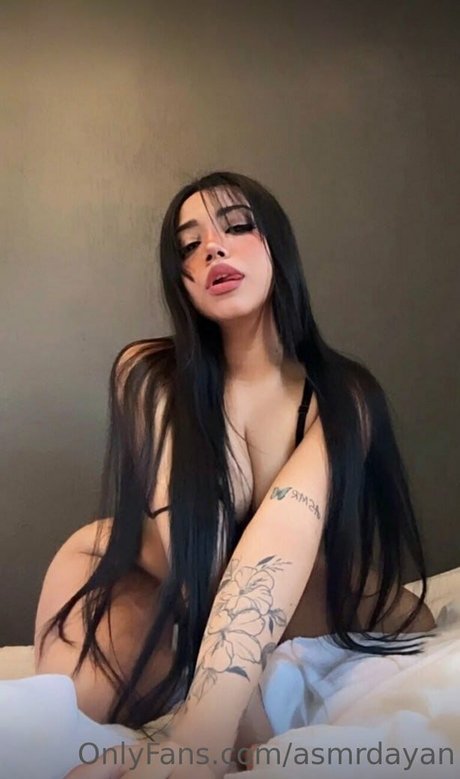 Naakte gelekte OnlyFans-foto van Asmr Dayana