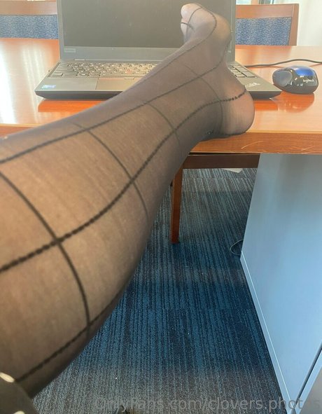 Naakte gelekte OnlyFans-foto van Cloversphotos