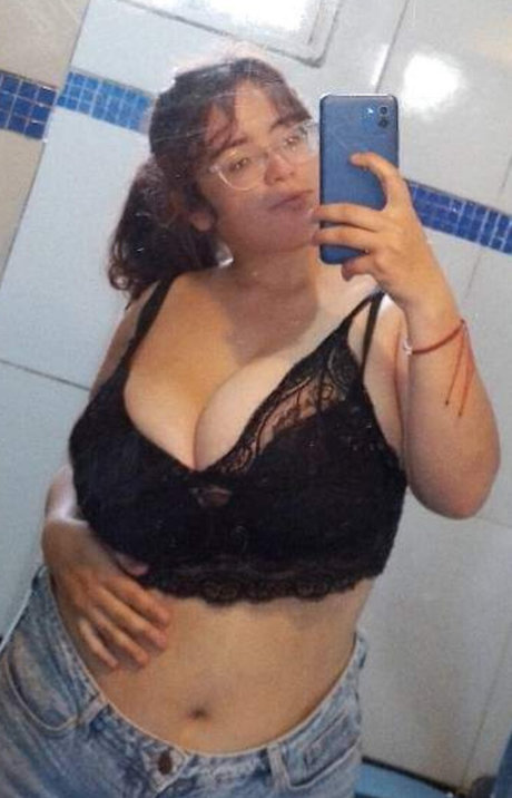 Naakte gelekte OnlyFans-foto van Abigail Ferreira