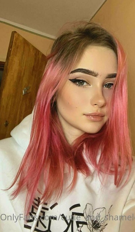 Naakte gelekte OnlyFans-foto van Cutieandshameless
