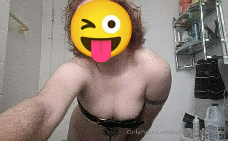 Naakte gelekte OnlyFans-foto van Ashmeanything3
