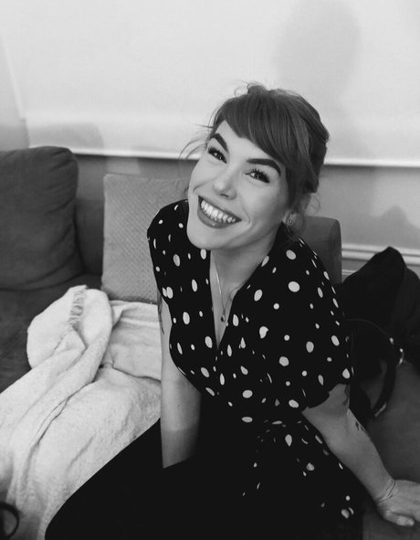 Naakte gelekte OnlyFans-foto van Scarlett Grace