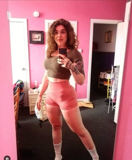 Naakte gelekte OnlyFans-foto van Hipthrustqueen