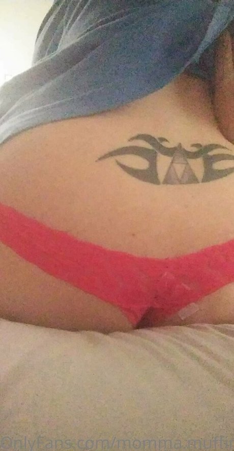 Naakte gelekte OnlyFans-foto van Mommamuffin69