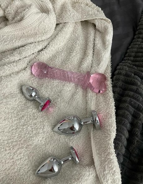 Naakte gelekte OnlyFans-foto van Georgina Rose
