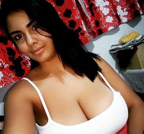 Naakte gelekte OnlyFans-foto van Evelim Alves