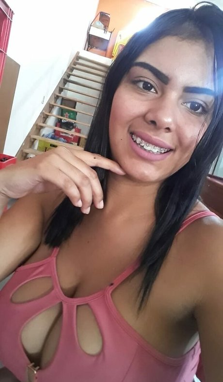 Naakte gelekte OnlyFans-foto van Evelim Alves
