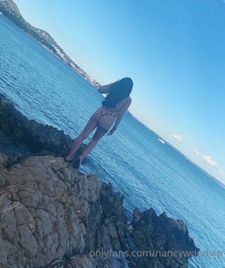 Naakte gelekte OnlyFans-foto van Itsnancywoodfree