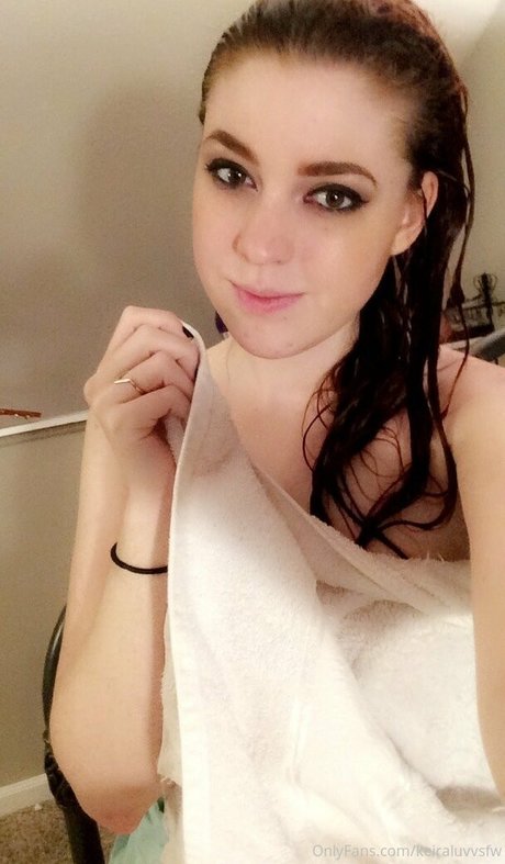 Naakte gelekte OnlyFans-foto van Keiraluvvsfw