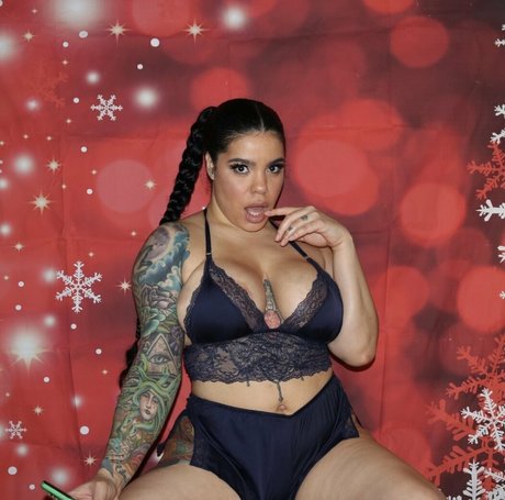 Naakte gelekte OnlyFans-foto van Oohsosavvy