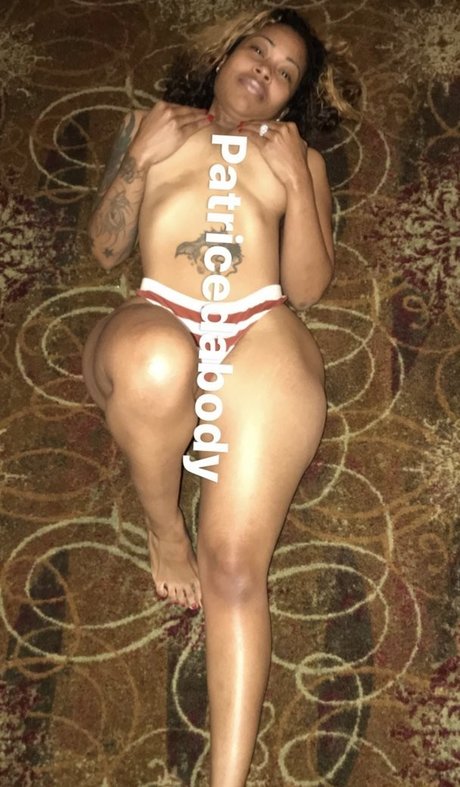 Naakte gelekte OnlyFans-foto van Patricedabody