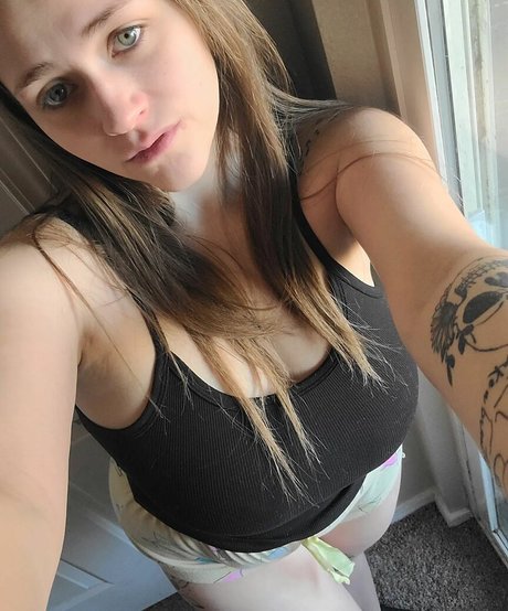 Naakte gelekte OnlyFans-foto van Ivory Ray