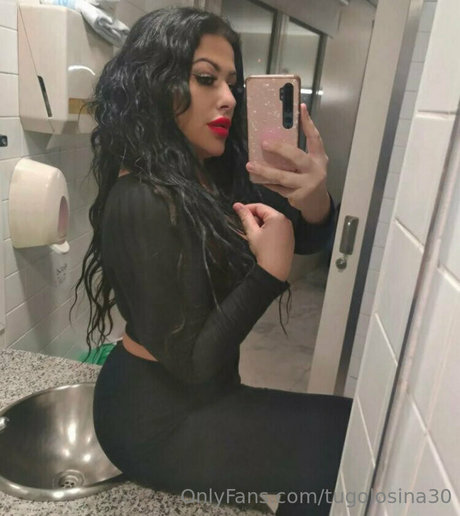 Naakte gelekte OnlyFans-foto van Tugolosina30