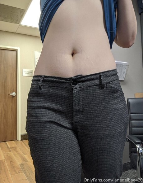 Naakte gelekte OnlyFans-foto van Lanadelbae420