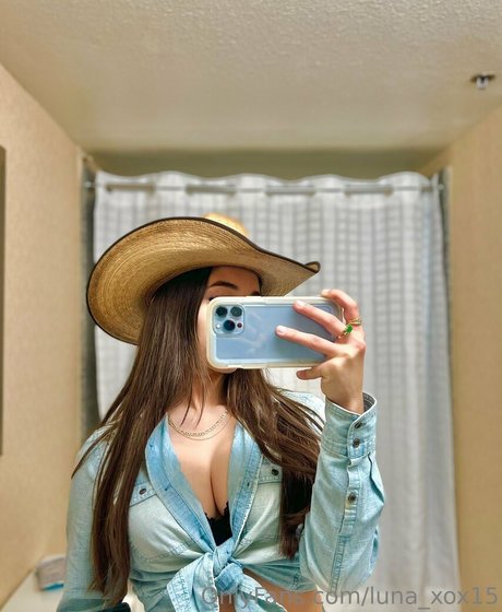 Naakte gelekte OnlyFans-foto van Lunaxox15