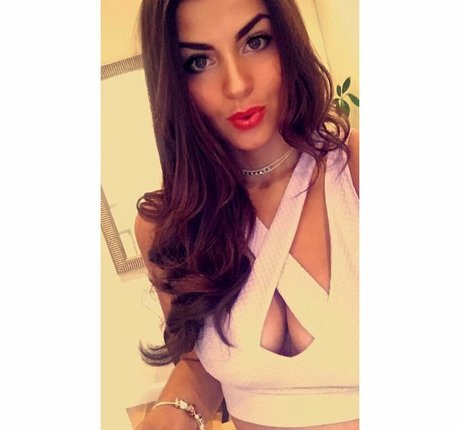 Naakte gelekte OnlyFans-foto van Lauren Fardon