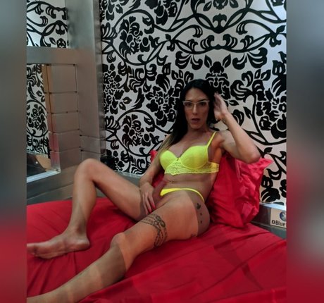 Naakte gelekte OnlyFans-foto van Guilhermina Laileb