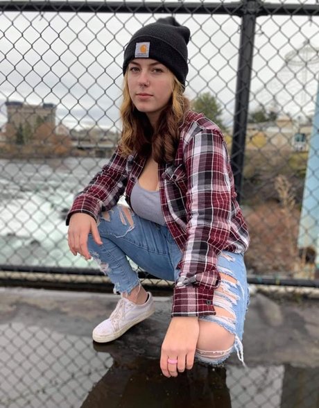 Naakte gelekte OnlyFans-foto van Kenzie G