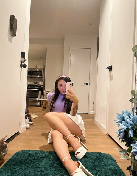 Naakte gelekte OnlyFans-foto van Leeshernsfw