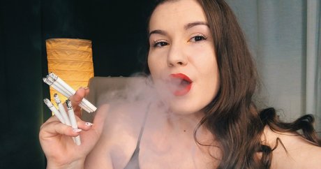 Naakte gelekte OnlyFans-foto van Evegoddes